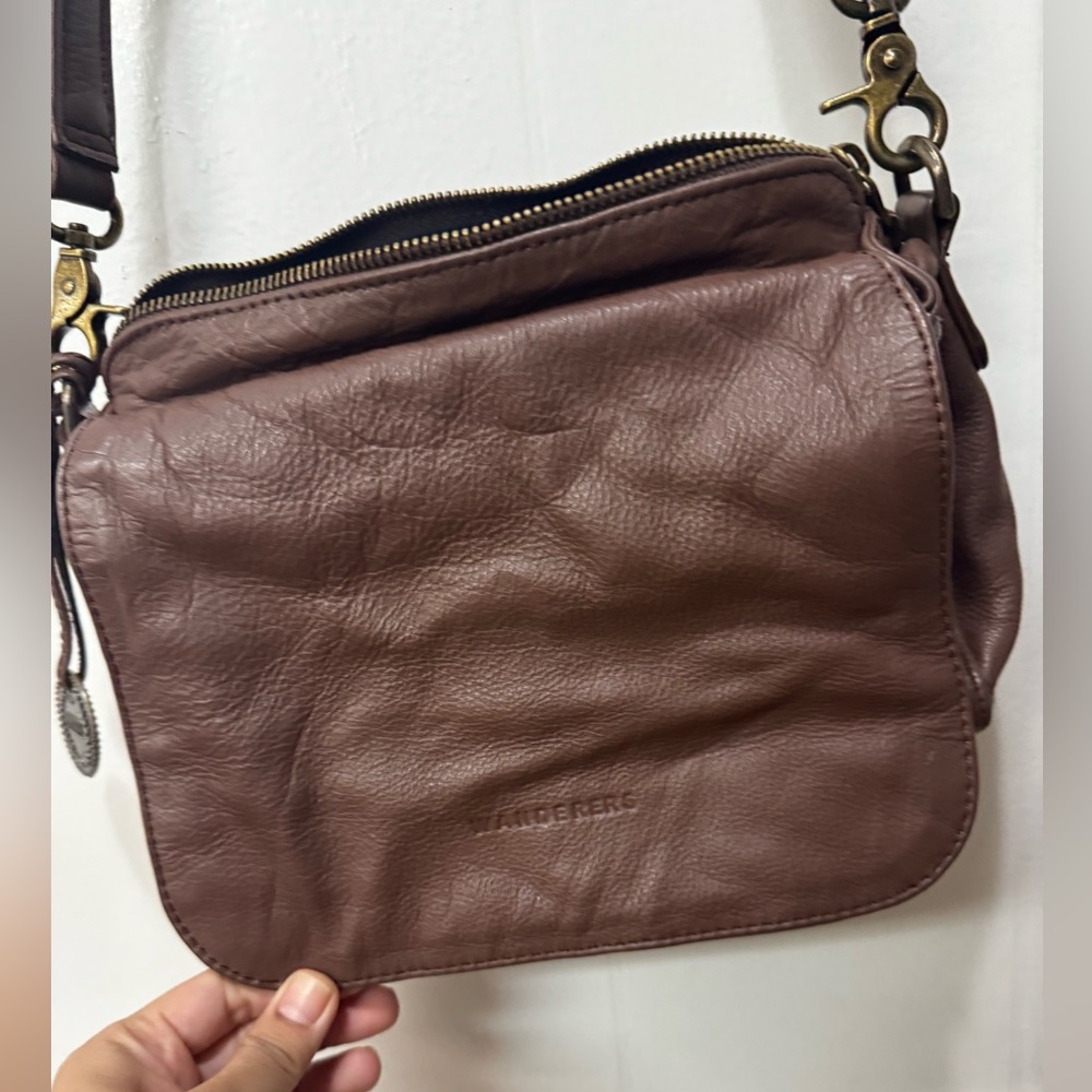 Travelers co crossbody